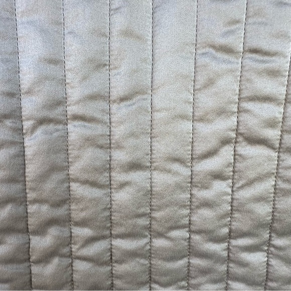 Ann Gish Silk Charmeuse Jumbo Pillow Sham Set Champagne Channel Quilt 29x35 FLAW - Picture 4 of 13